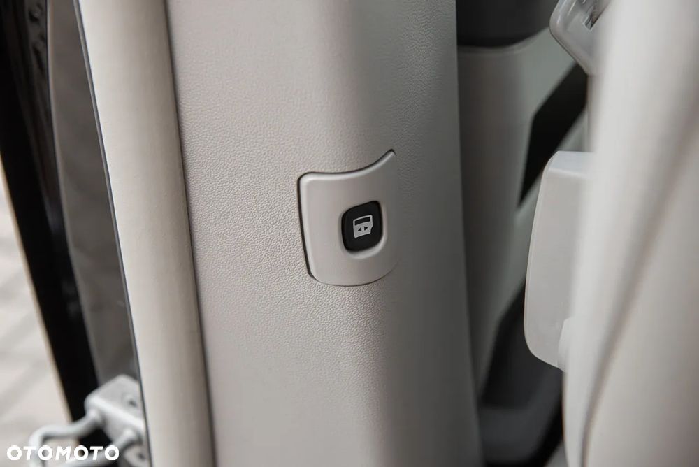 Chrysler Town & Country 4.0 Limited - 32