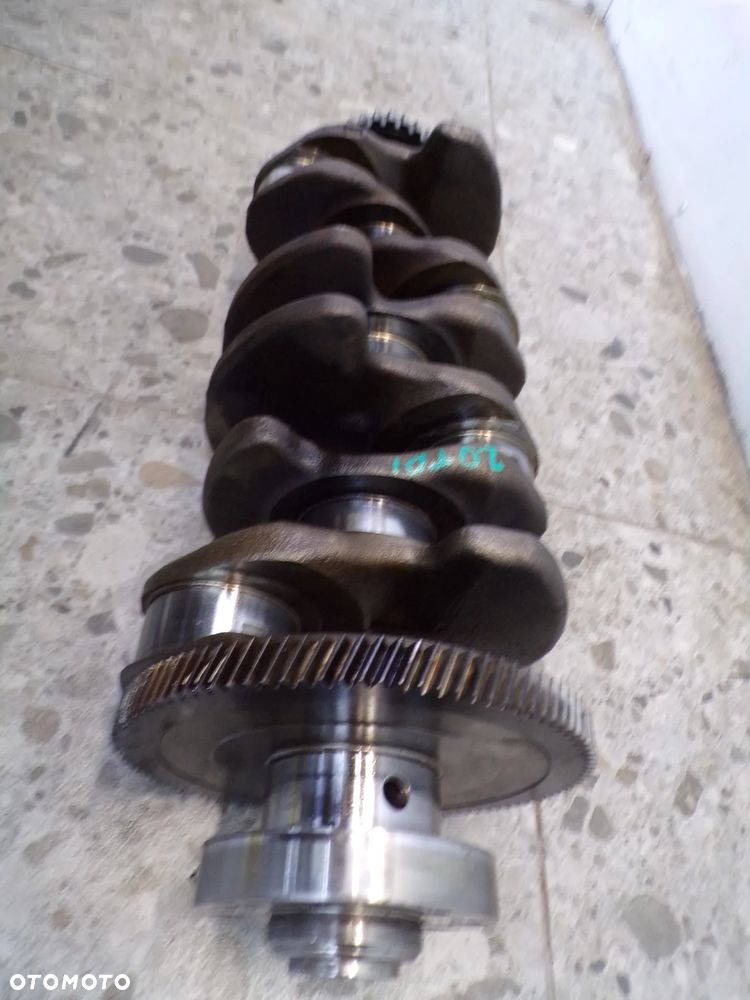 WAŁ KORBOWY VOLKSWAGEN AUDI 2.0 TDI - 4