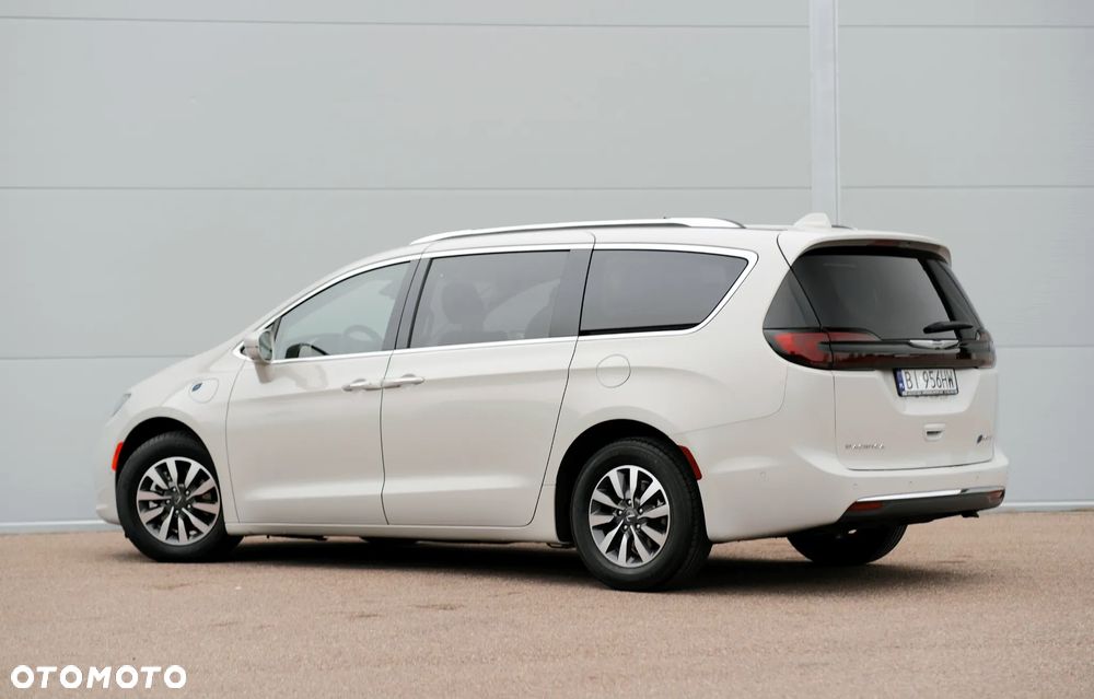 Chrysler Pacifica - 5