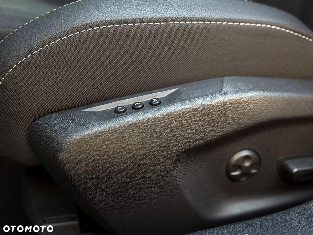 Opel Astra 1.6 T Plug-in Hybrid Edition - 13