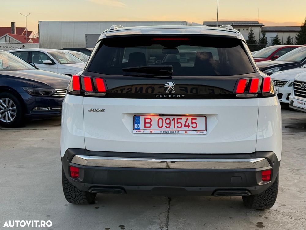 Peugeot 3008 1.2 PureTech Turbo S&S EAT8 Allure - 21