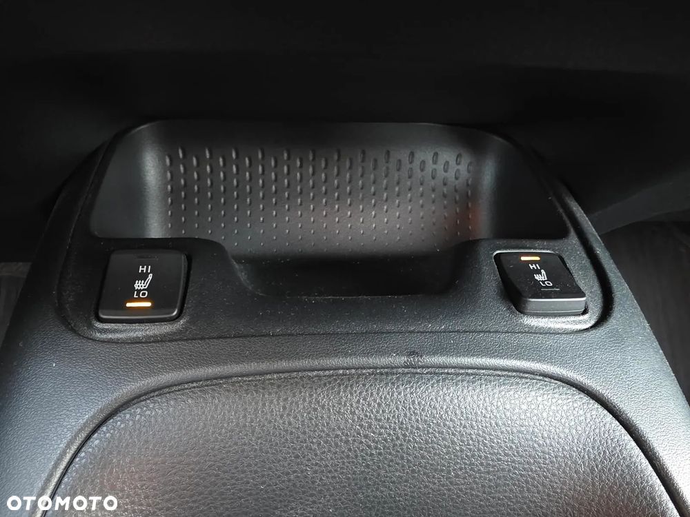 Toyota Corolla 1.8 Hybrid Comfort - 17