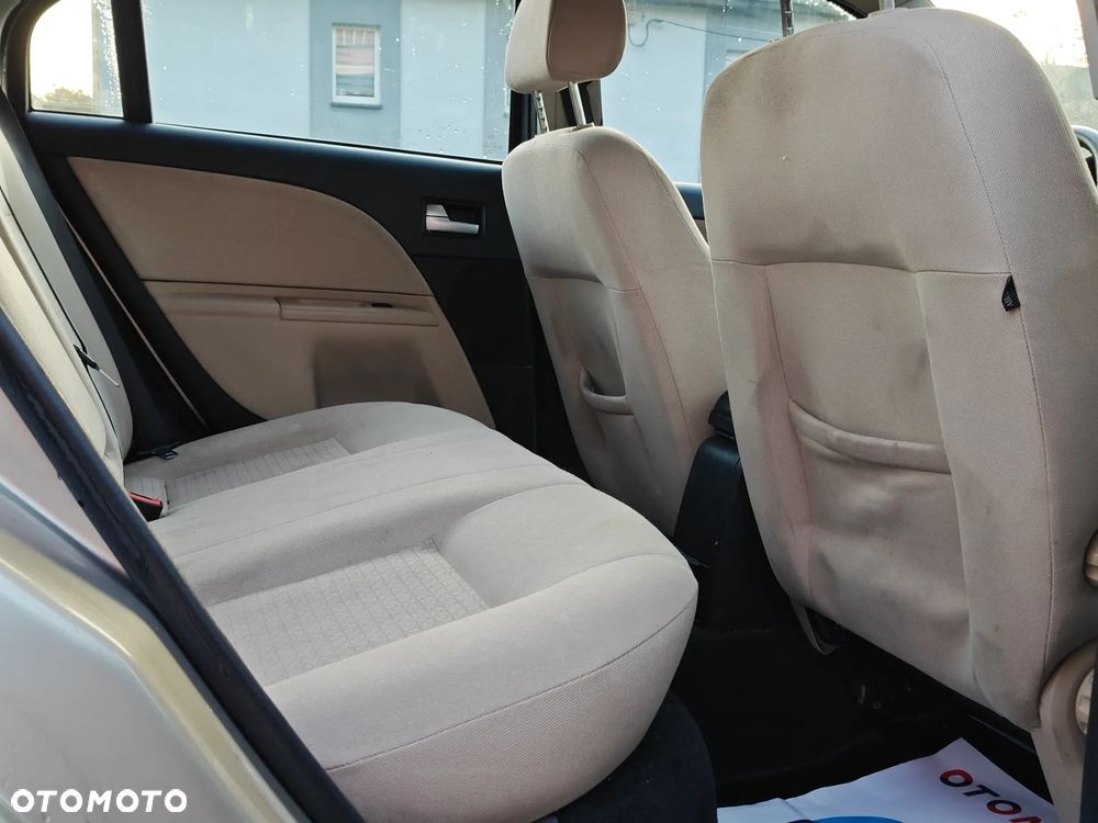 Ford Mondeo 2.0 Ambiente - 18