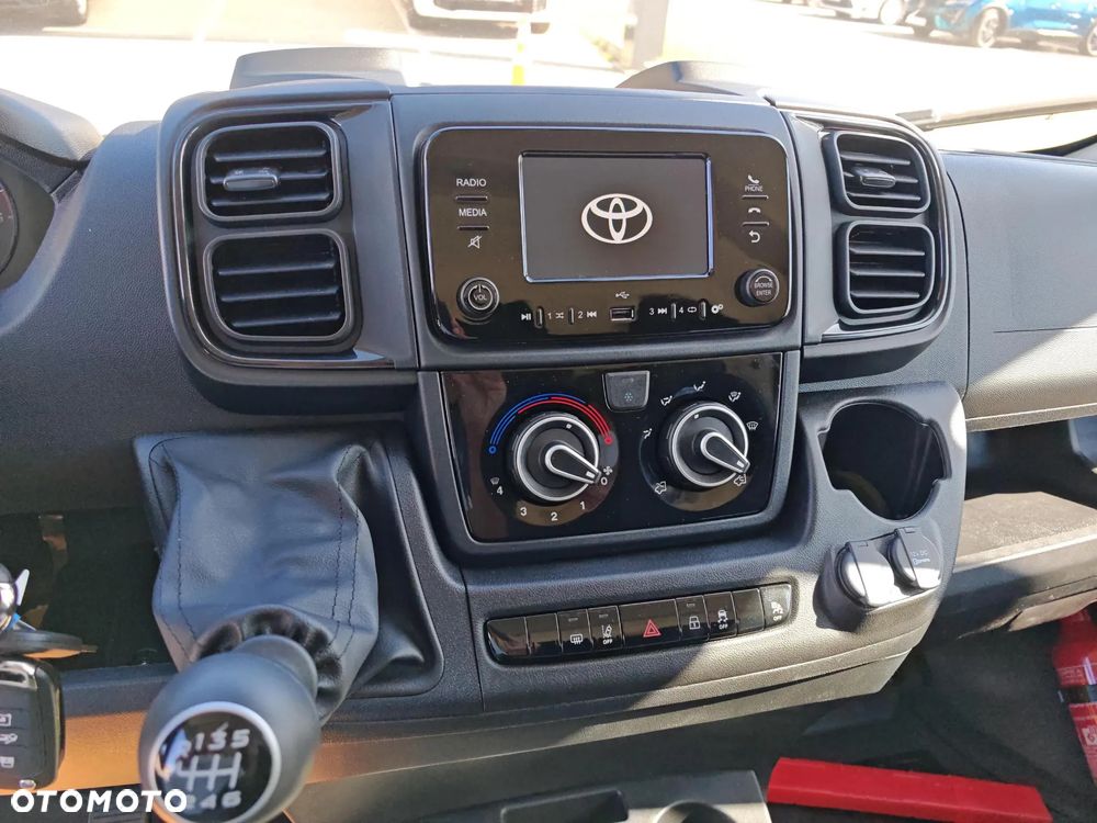 Toyota Proace Max - 10