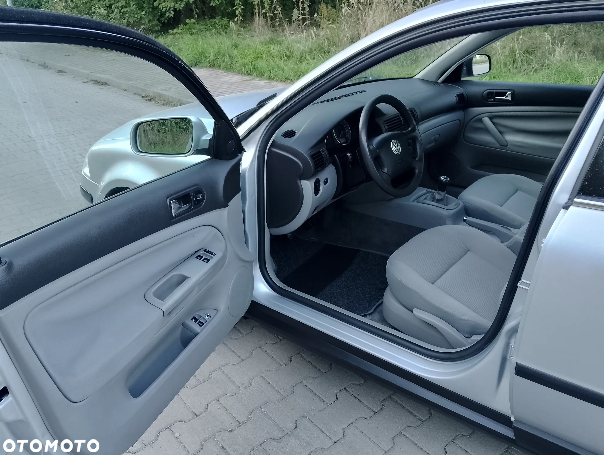 Volkswagen Passat 1.6 Basis - 17