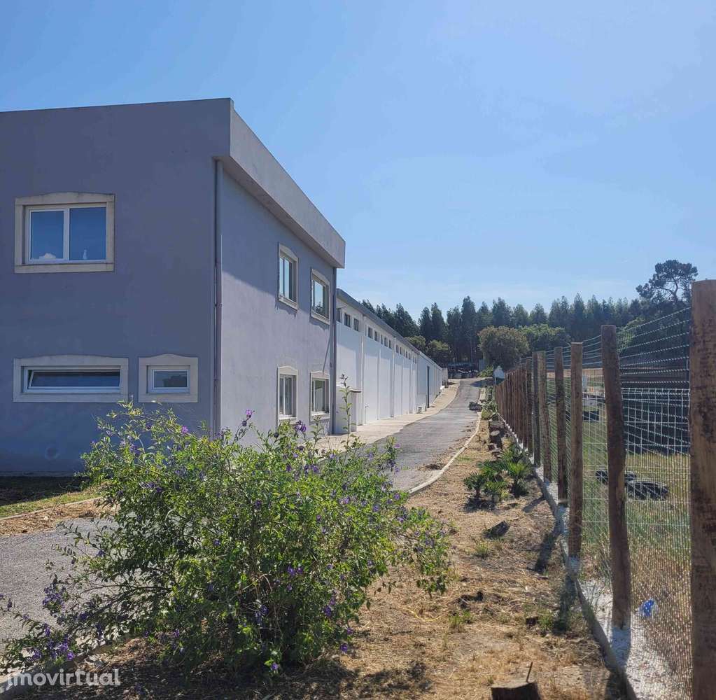 Armazém com escritórios e boas acessibilidades - Grande imagem: 4/11