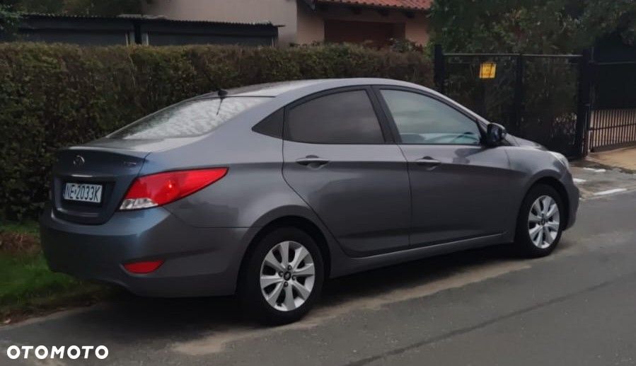 Hyundai Accent - 6
