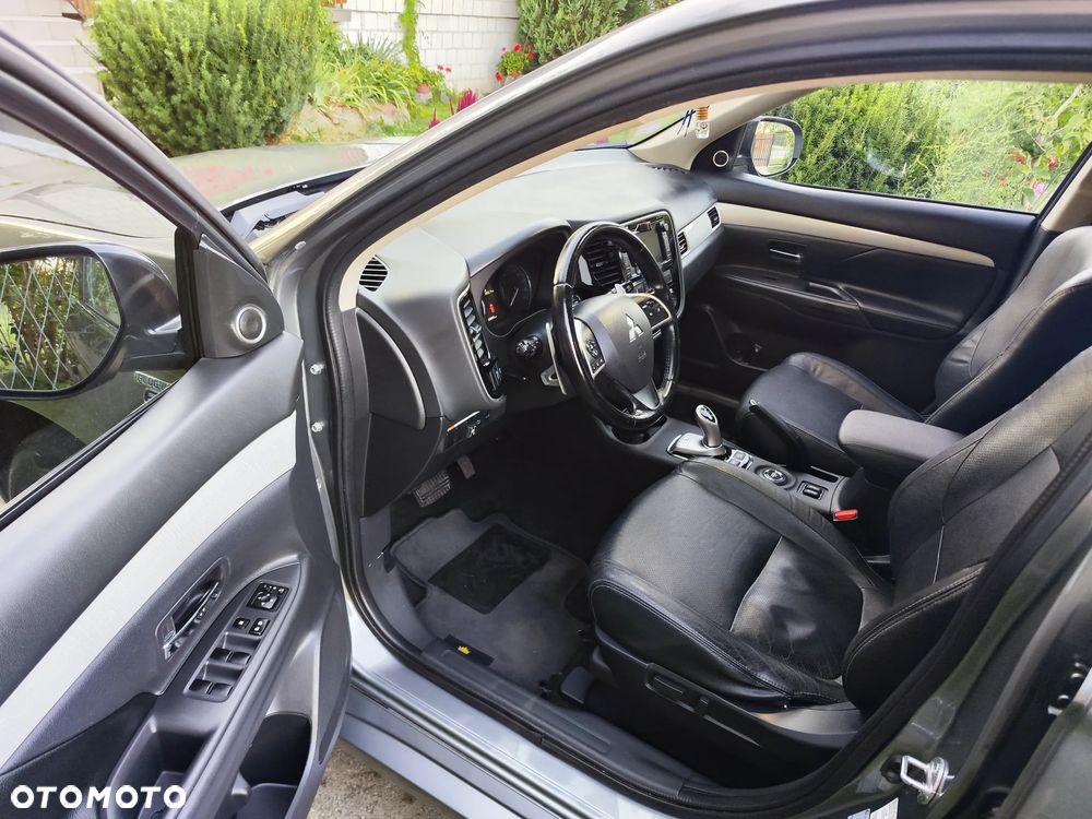 Mitsubishi Outlander - 29