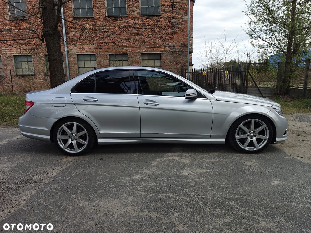 Mercedes-Benz Klasa C 300 Avantgarde 4-Matic - 8