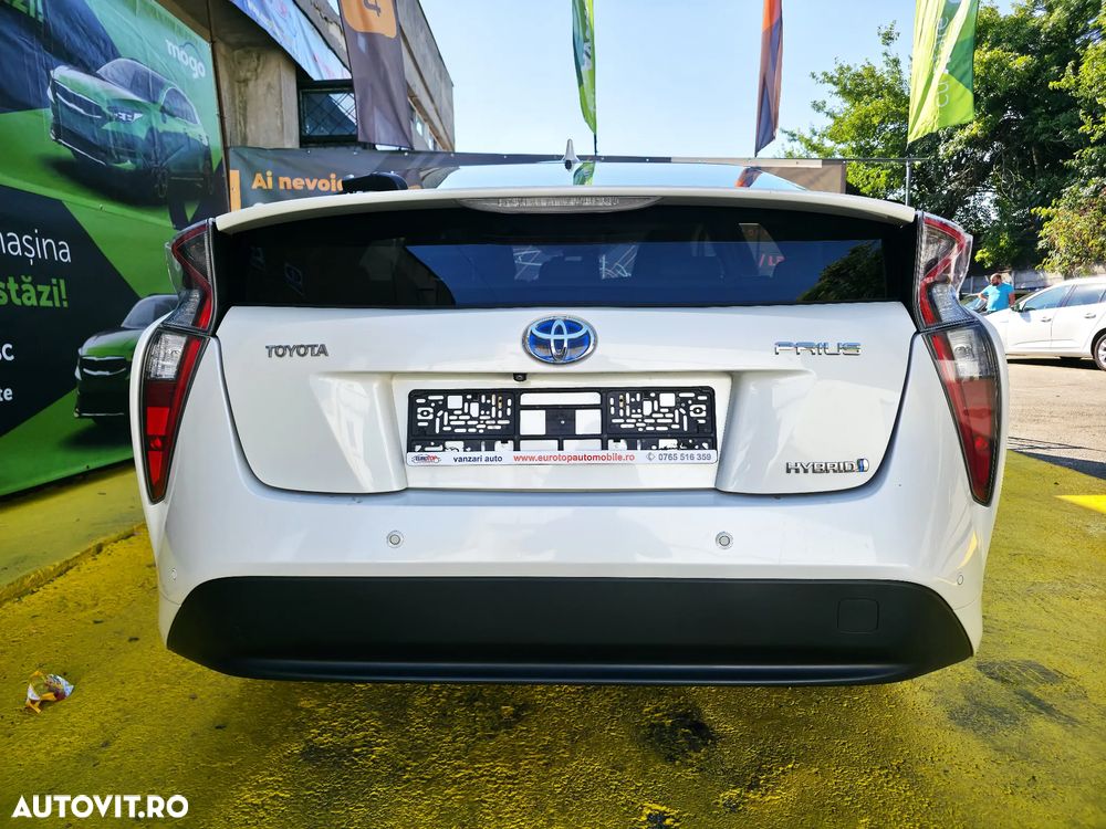 Toyota Prius 1.8 HSD Exclusive Plus - 6