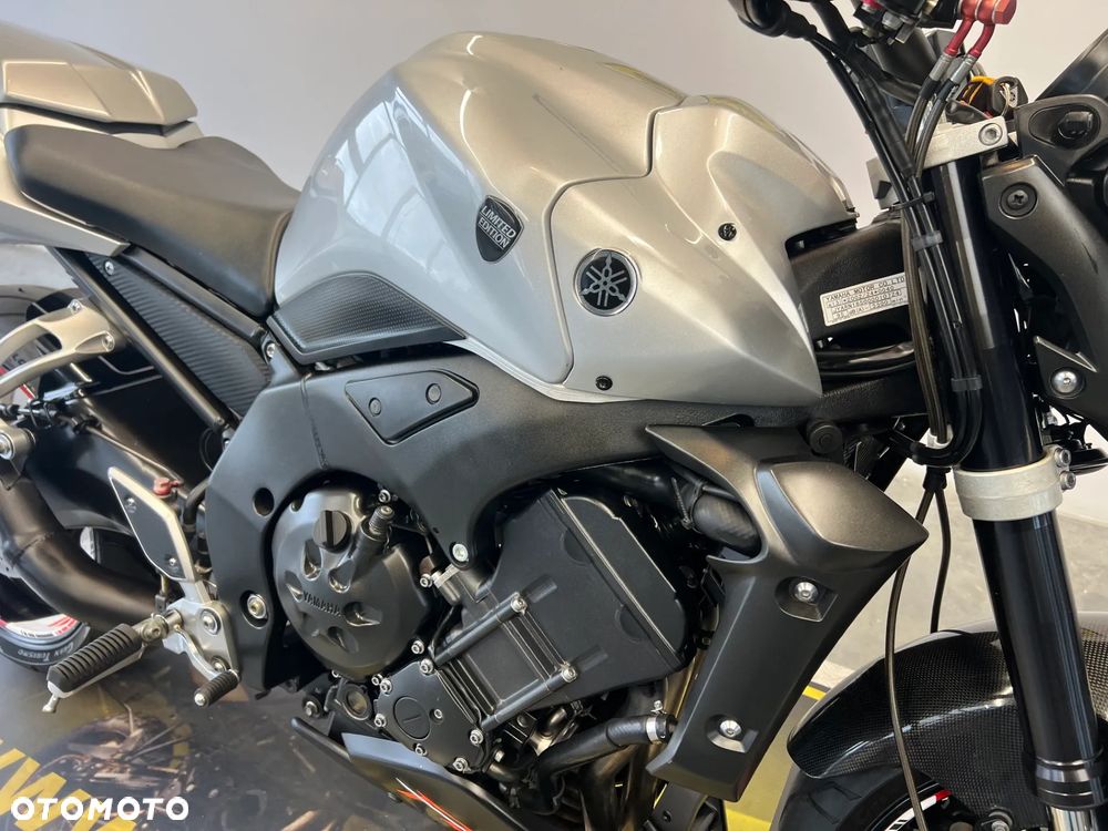 Yamaha FZ - 24