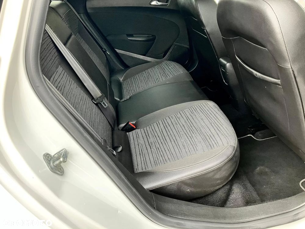 Opel Astra 1.4 Turbo Color Edition - 13