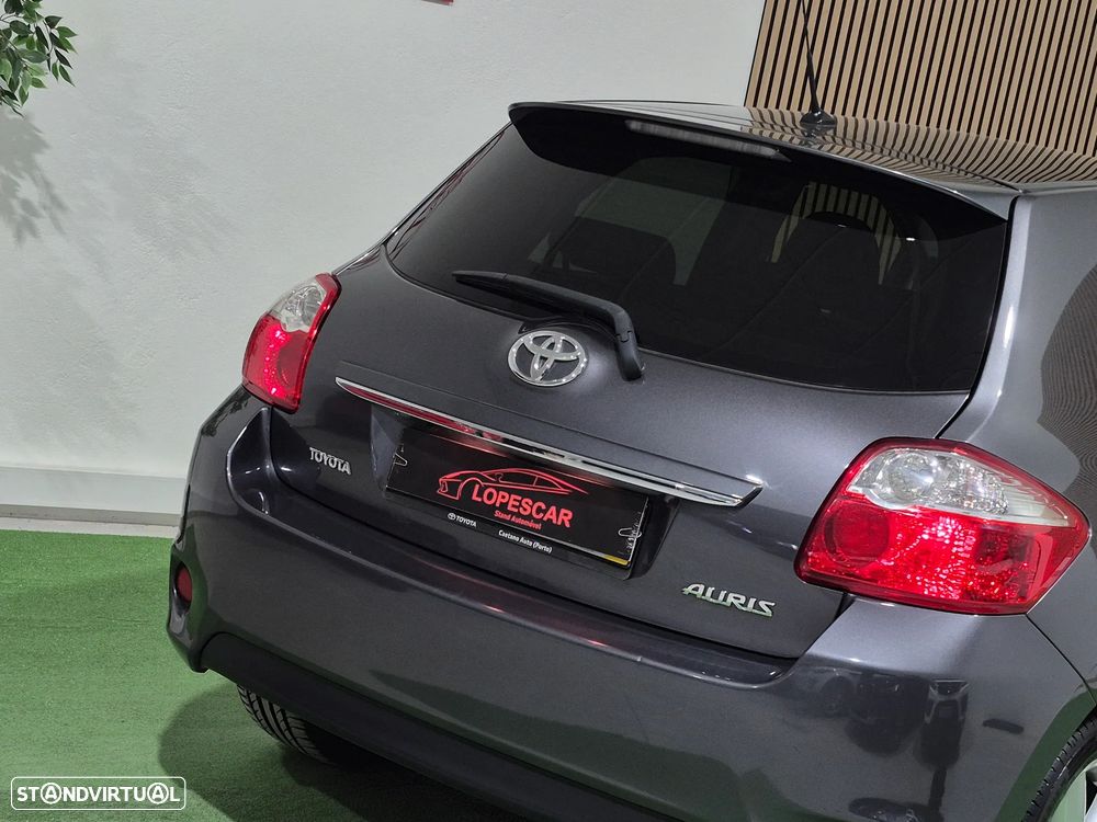 Toyota Auris 1.4 D-4D Exclusive+P.Sport - 8