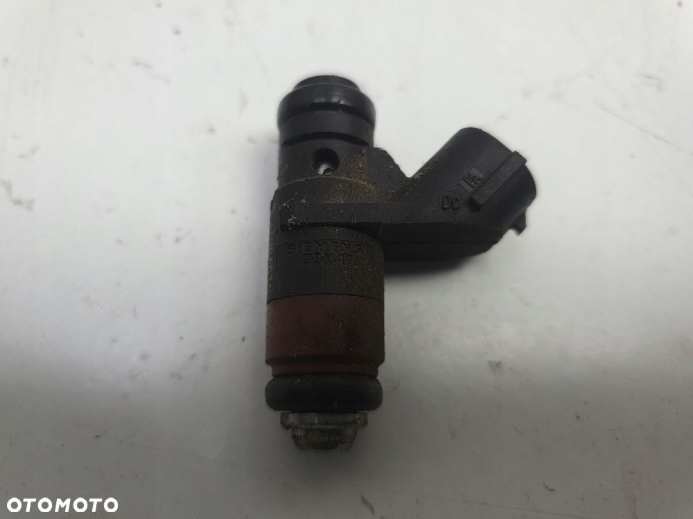 WTRYSKIWACZ Skoda Fabia I 1.4 16V _ wtrysk 036906031L - 4