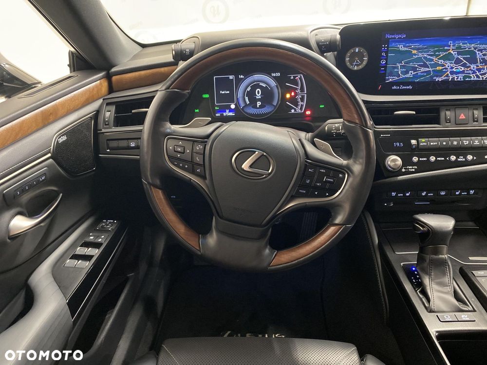 Lexus ES 300h Prestige - 12