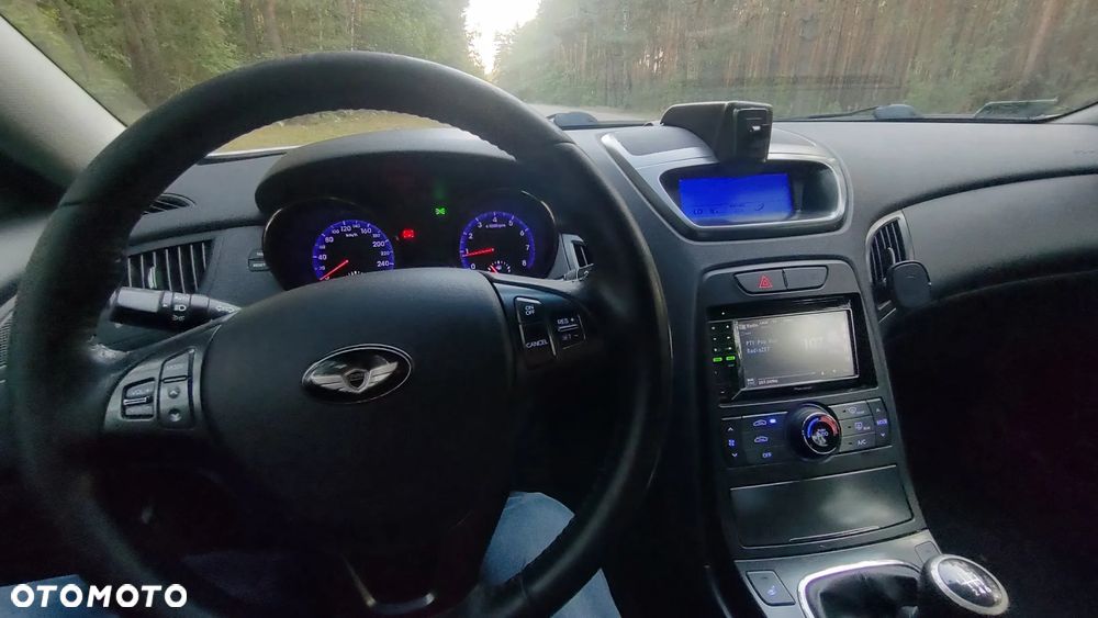 Hyundai Genesis Coupe 2.0 TCI Premium - 16