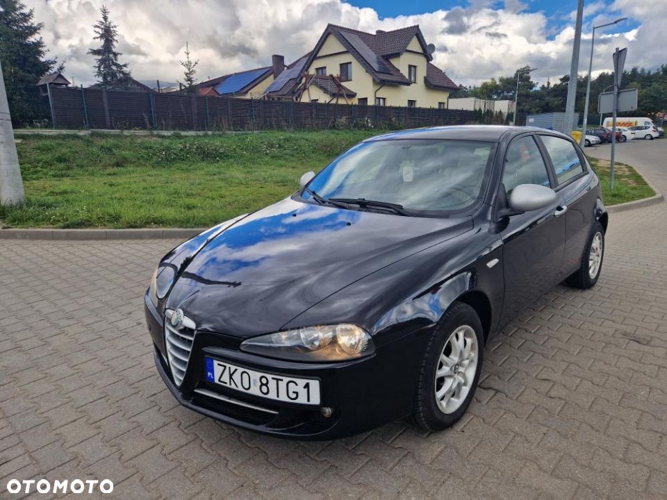 Alfa Romeo 147 1.6 T.S Impression - 1