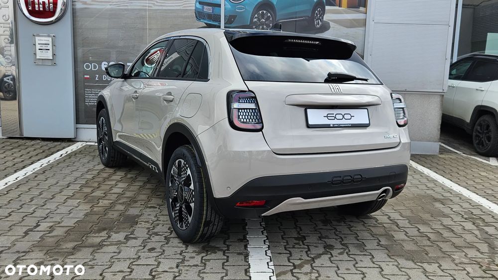 Fiat 600 1.2 Turbo La Prima eDCT - 4