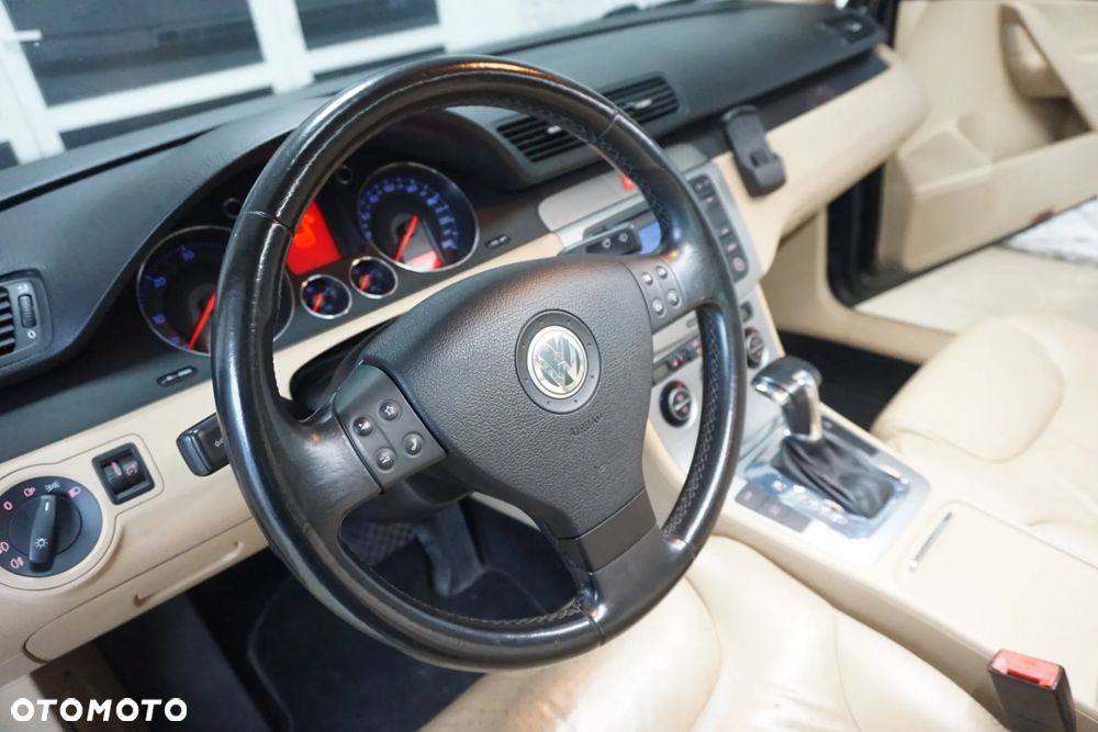Volkswagen Passat 2.0 TDI DSG Comfortline - 18