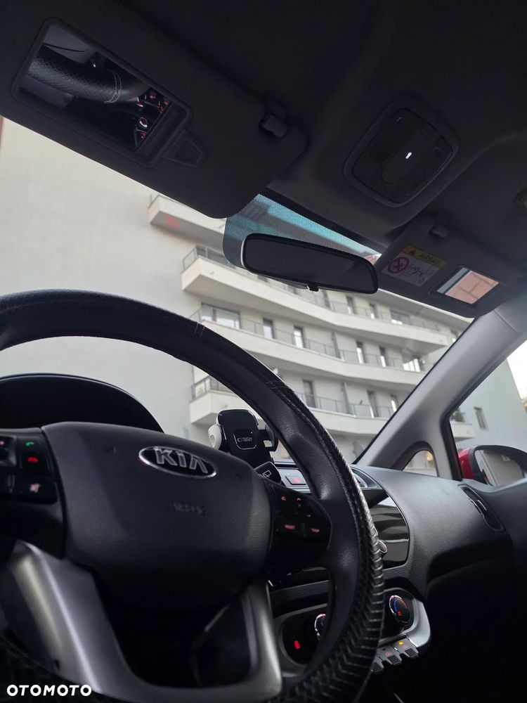 Kia Rio - 17