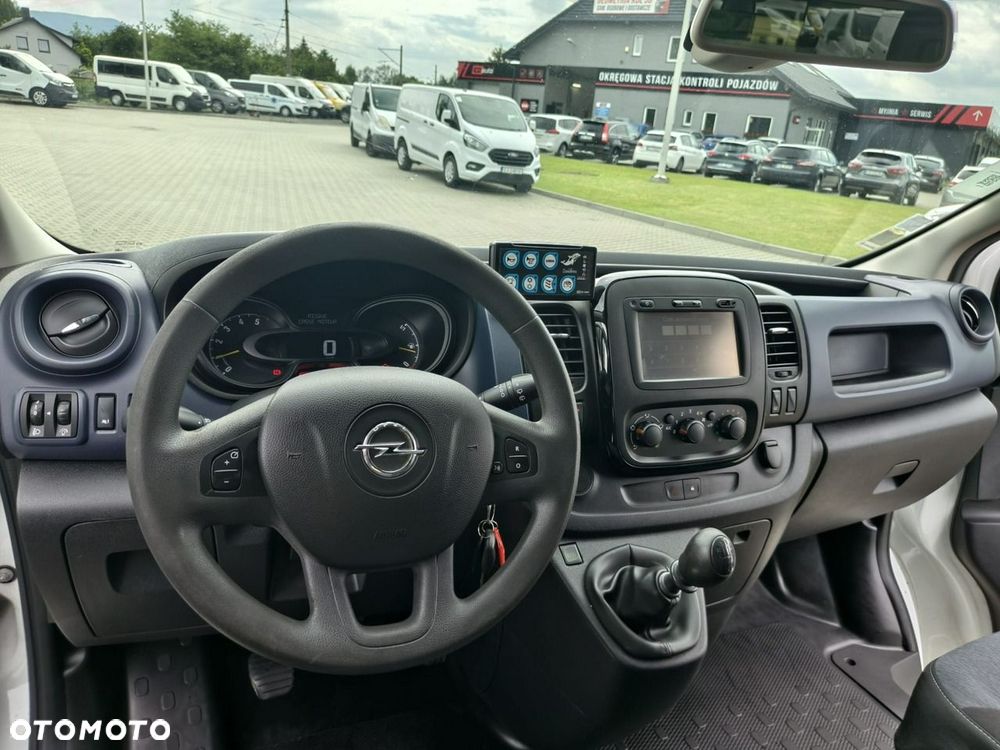 Opel Vivaro - 8