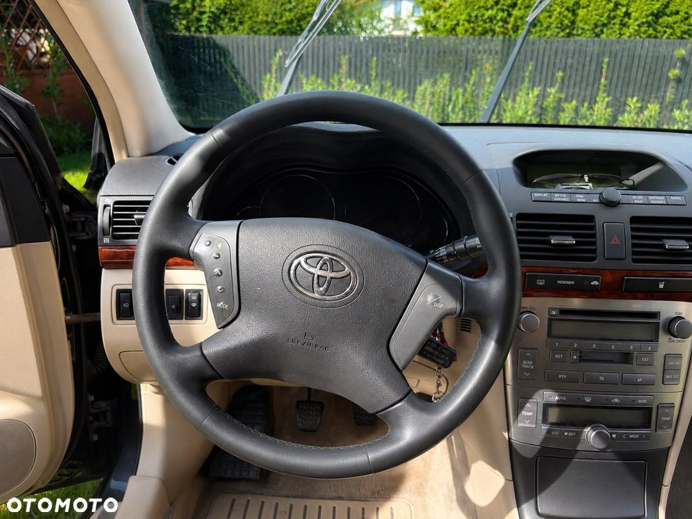 Toyota Avensis 2.0 VVT-i High - 6