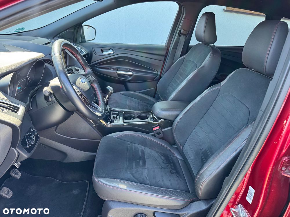 Ford Kuga 1.5 EcoBoost 2x4 ST-Line - 29