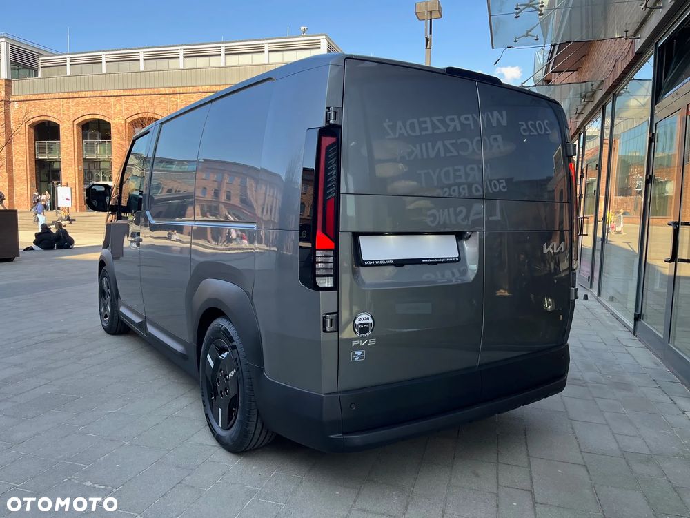 Kia PV5 - 10
