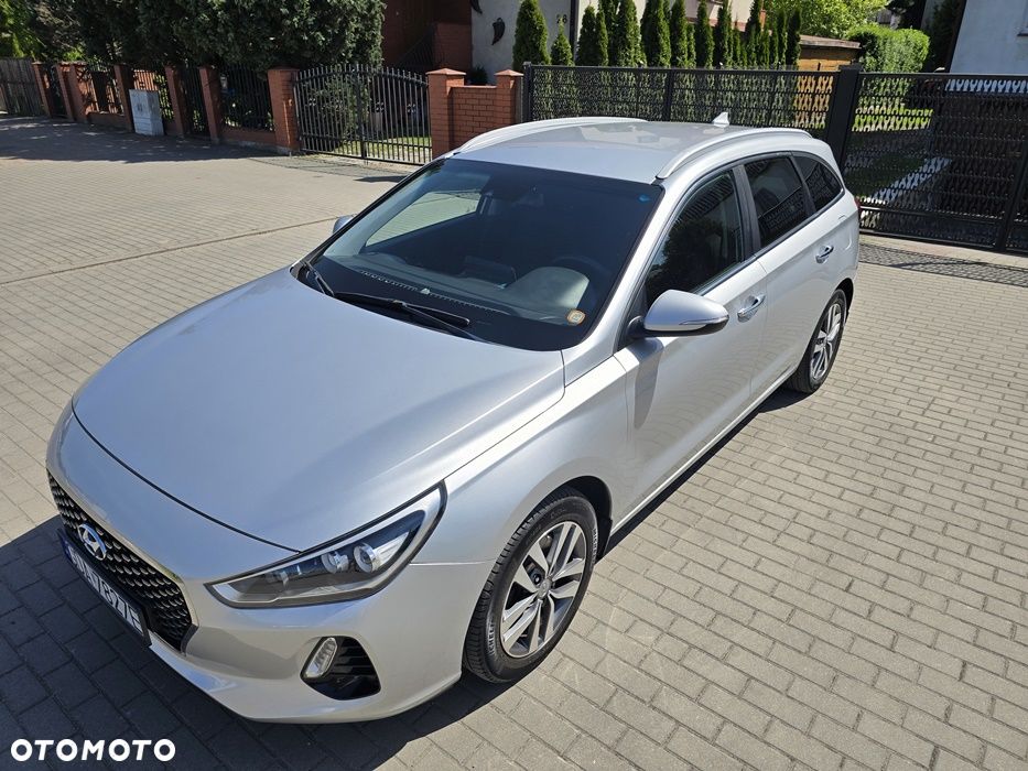 Hyundai i30 1.6 D Premium - 9