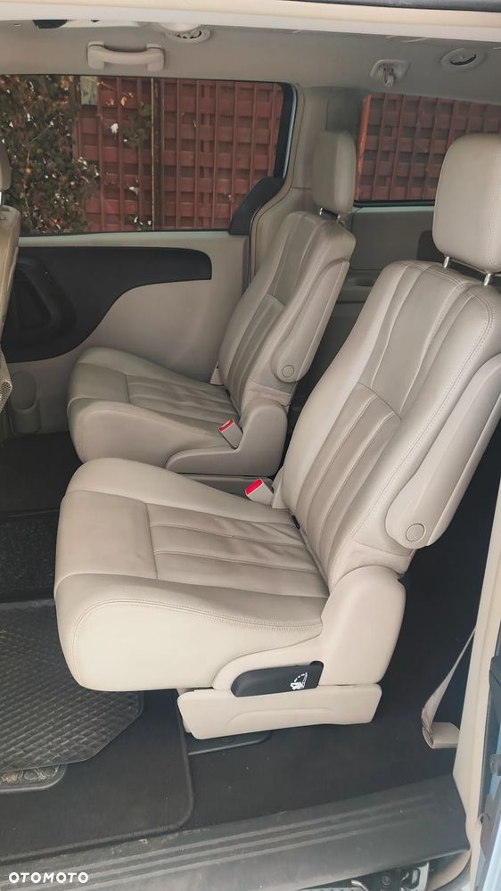 Chrysler Town & Country 3.6 Touring - 8