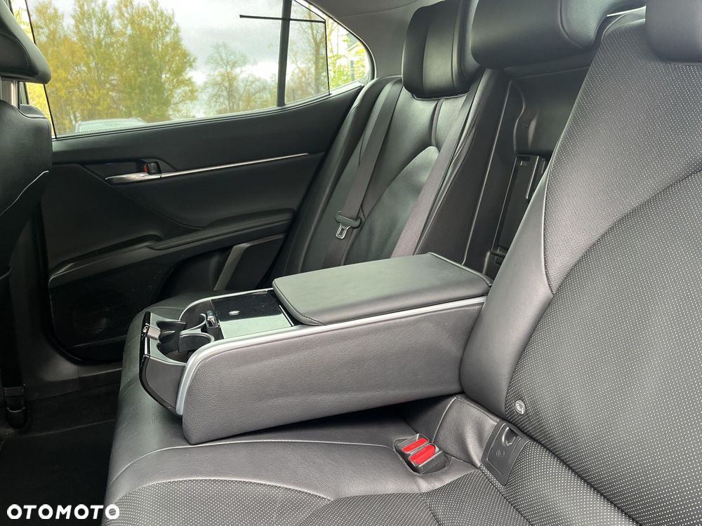 Toyota Camry 2.5 Hybrid Executive CVT - 22