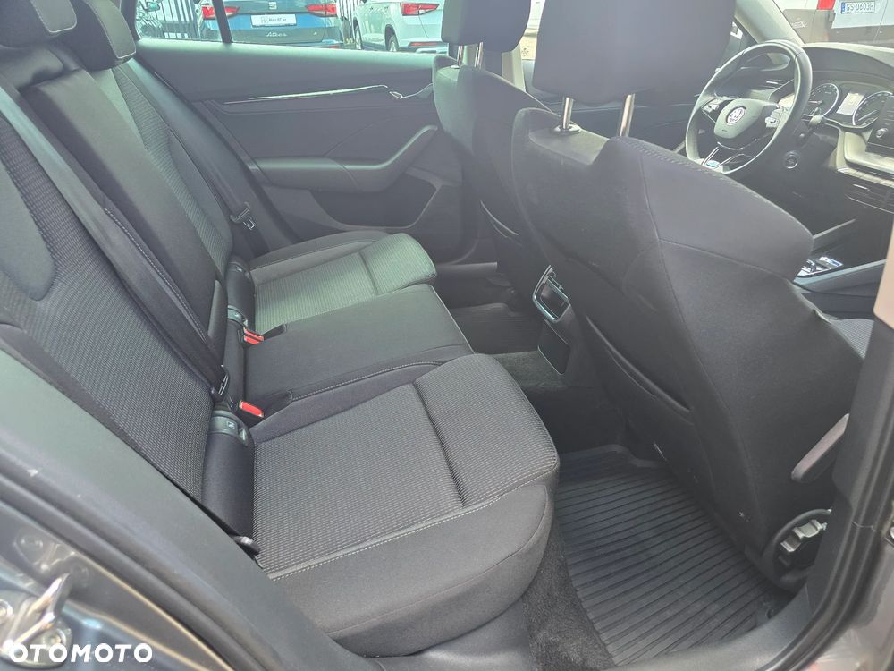 Skoda Octavia 2.0 TDI Selection DSG - 14