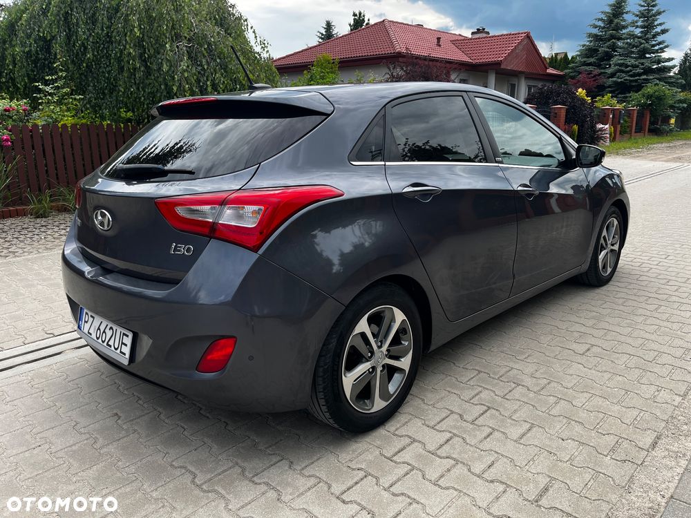 Hyundai i30 blue 1.6 CRDi YES Gold - 4