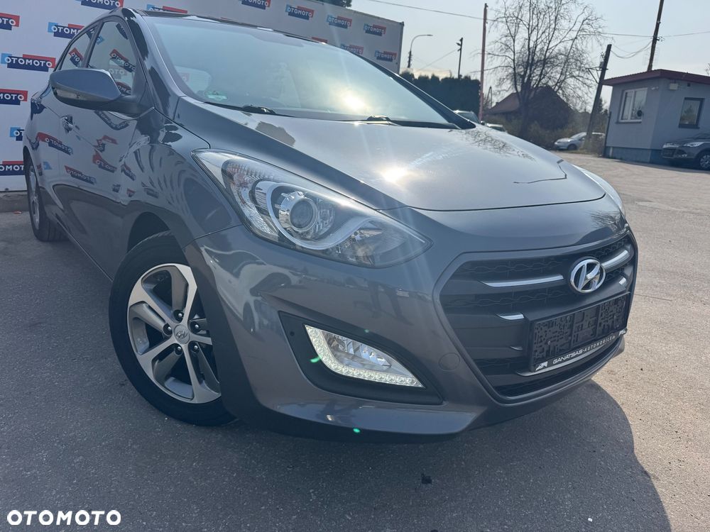 Hyundai i30 blue 1.6 CRDi Classic Navigation - 2