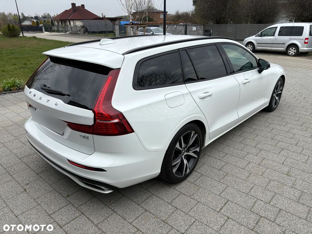 Volvo V60 T4 R-Design - 4