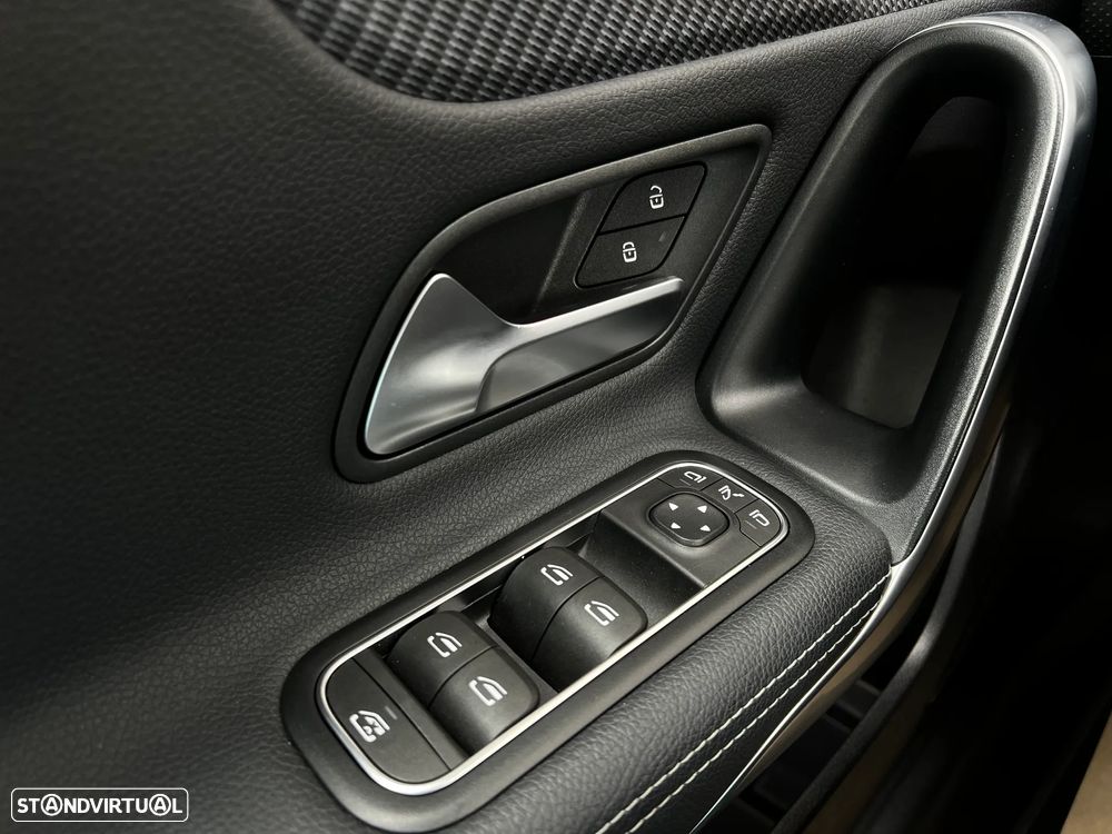 Mercedes-Benz A 200 Progressive Aut. - 32
