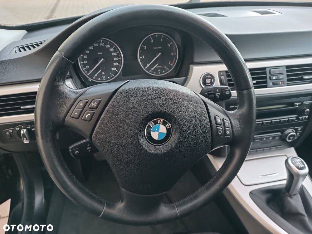 BMW Seria 3 318i Edition Lifestyle - 13