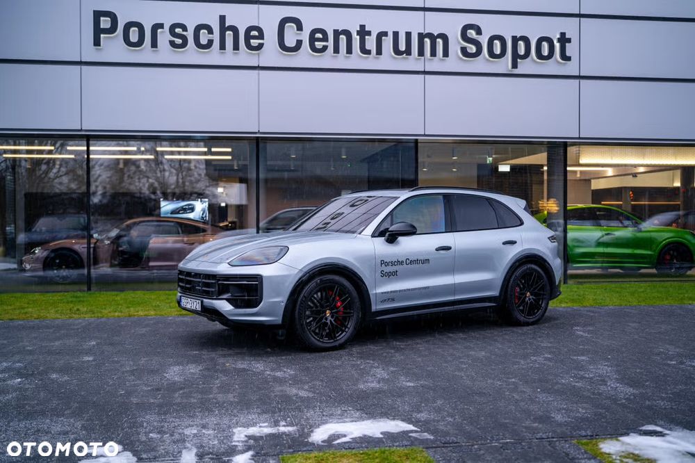 Porsche Cayenne - 1