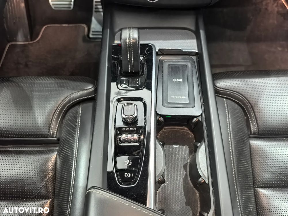 Volvo XC 60 B4 MHEV R-Design - 12