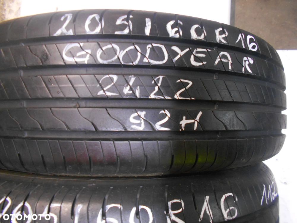 OPONY 205/60R16 GOODYEAR EFFICIENT GRIP PERFORMANCE 2 DOT 2422  7.8MM - 2