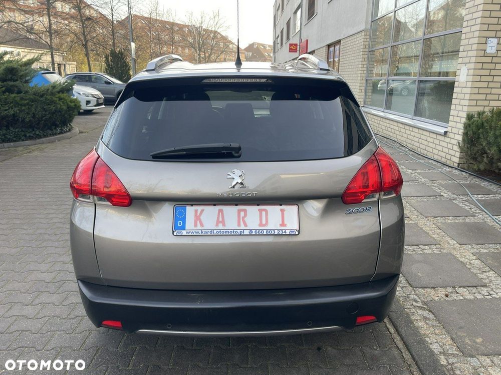 Peugeot 2008 - 8