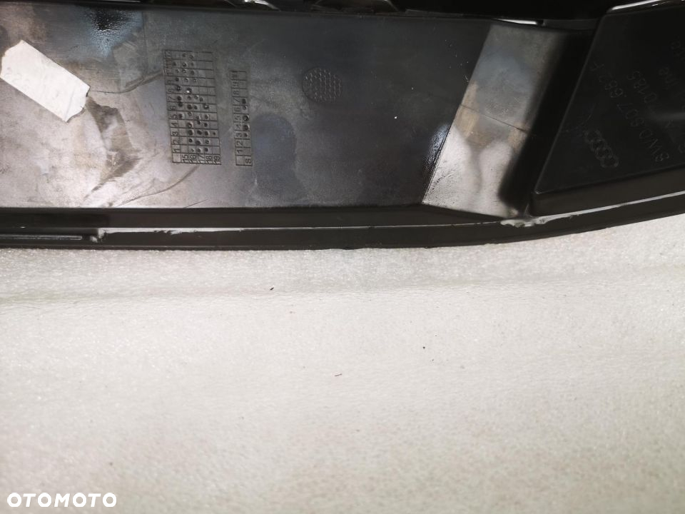 AUDI A4 B9 S-LINE 15- PRAWA BOCZNA KRATKA ZDERZAKA PRZEDNIEGO PRZÓD 8W0807682 F / 8W0807682F NR AUKCJI 2S/15 - 22