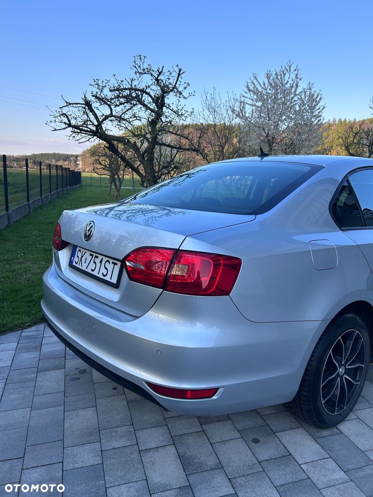 Volkswagen Jetta 1.2 TSI Trendline - 5