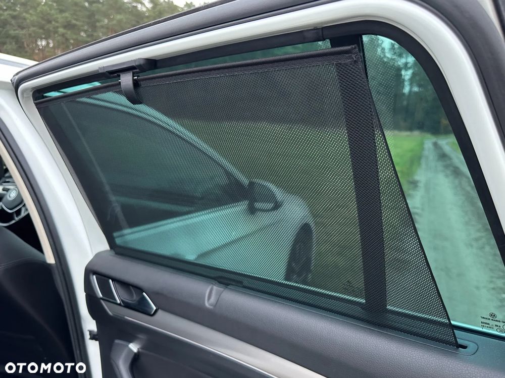 Volkswagen Passat - 13