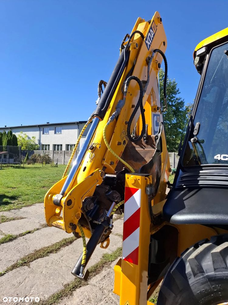 JCB 4CX - 26