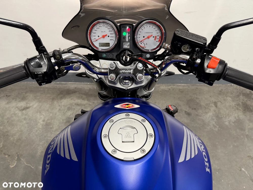 Honda Hornet - 38