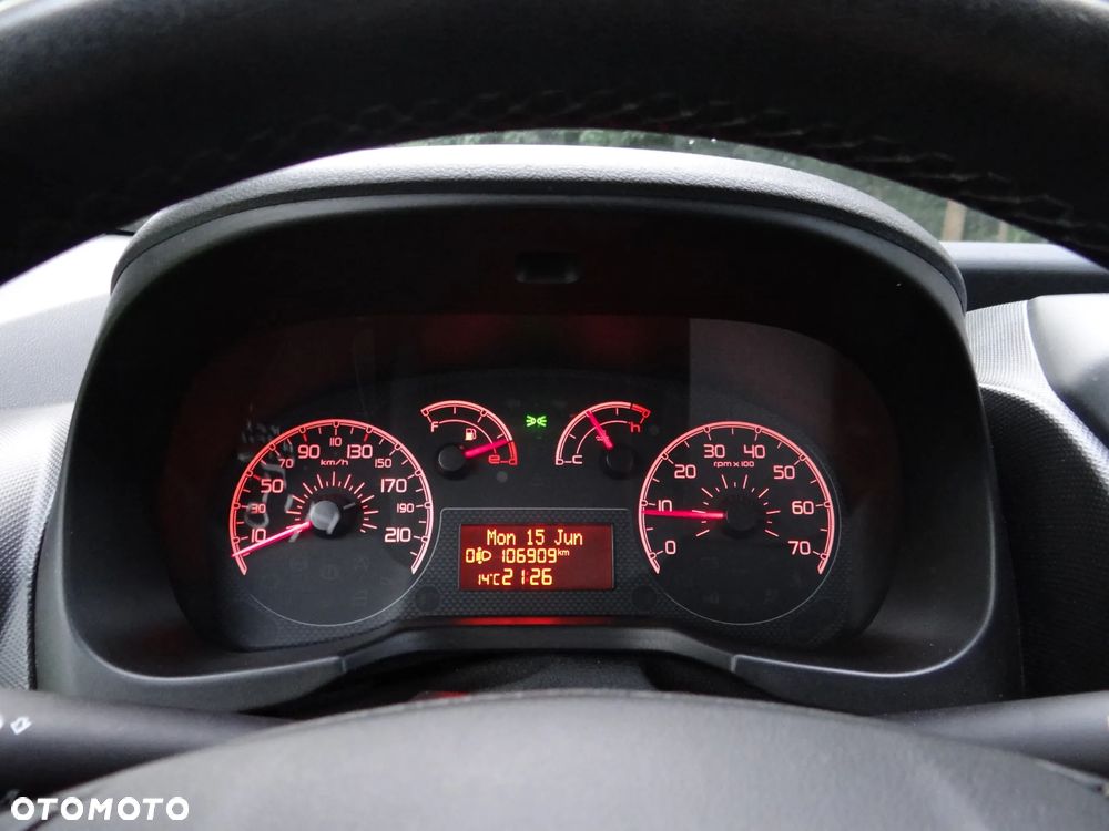 Fiat Qubo 1.4 8V MyLife - 27