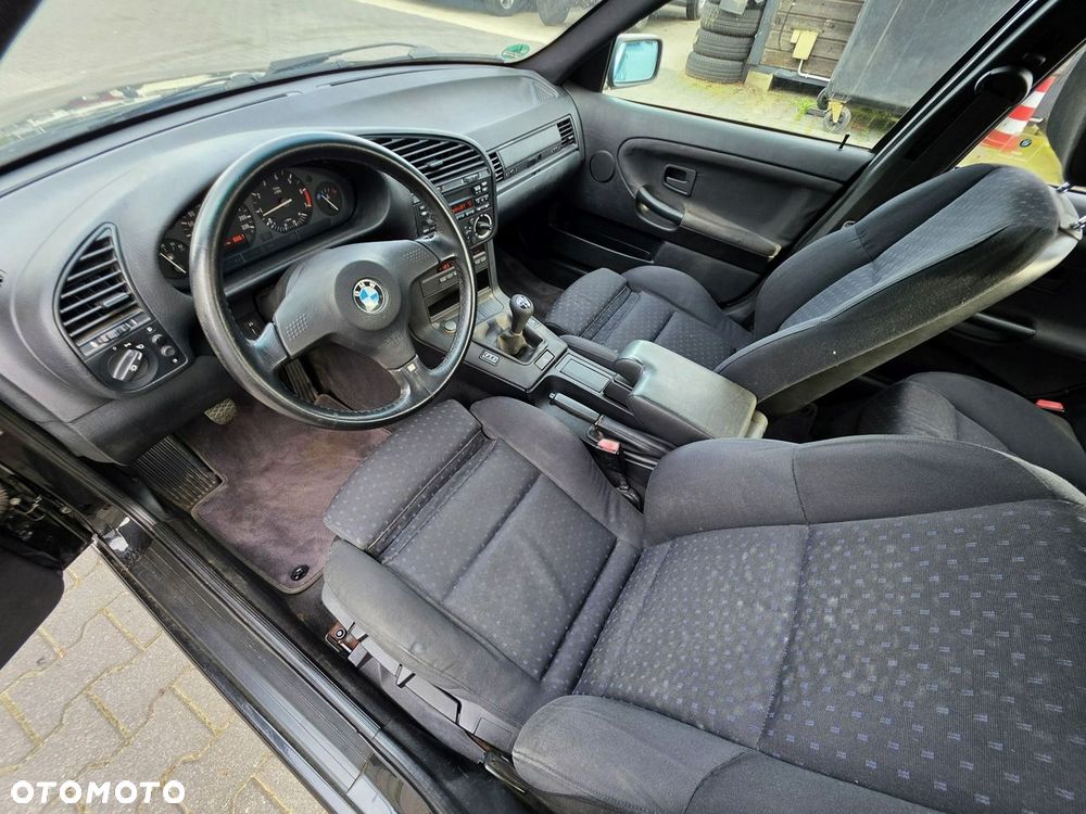 BMW Seria 3 316i - 11
