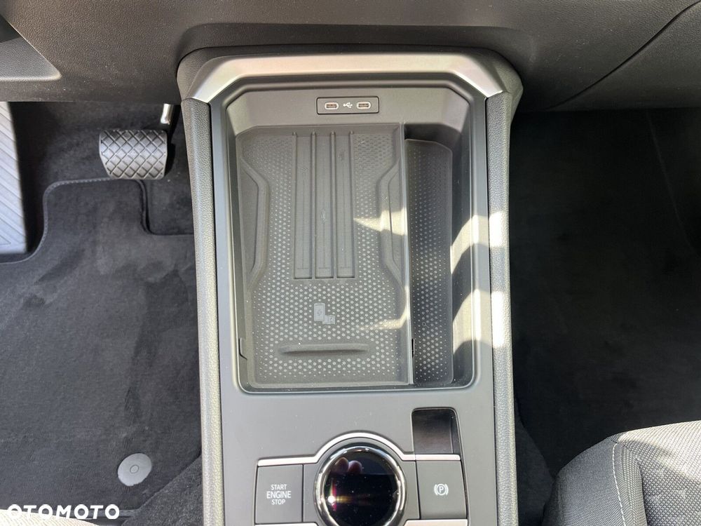 Volkswagen T-Roc 1.5 eTSI Life DSG - 31