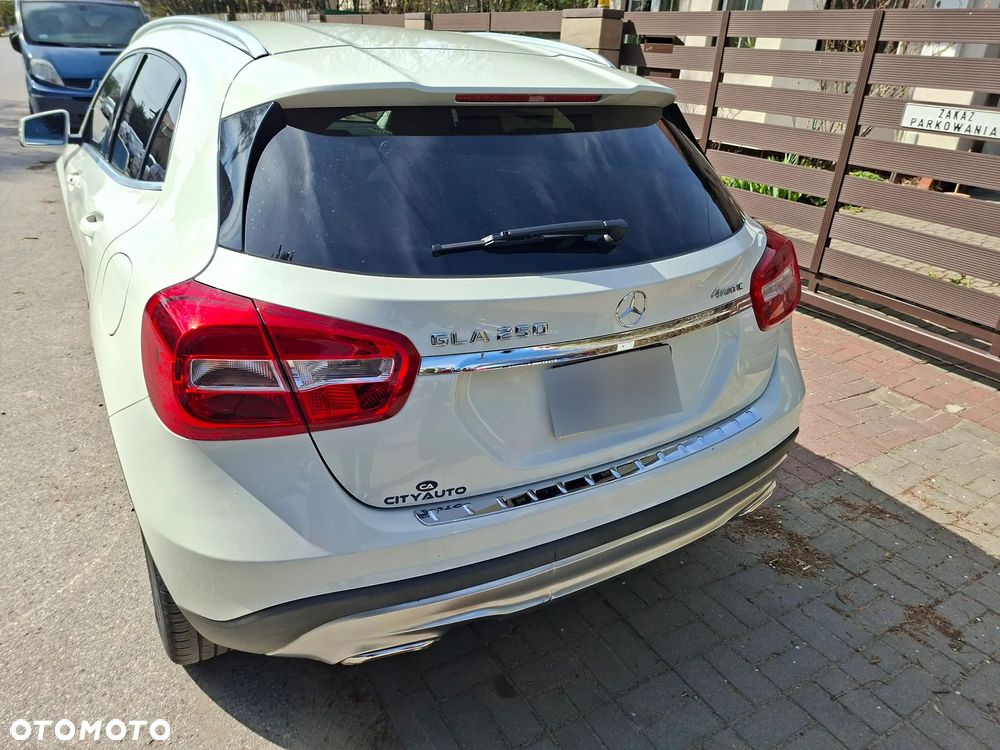 Mercedes-Benz GLA 250 4Matic 7G-DCT SCORE - 5